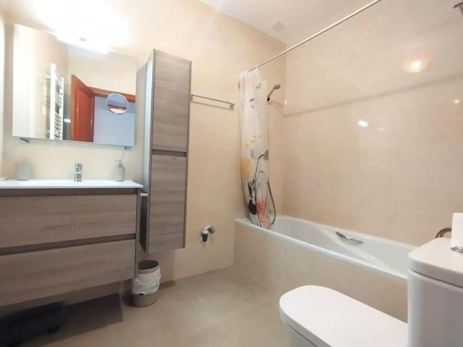 Beautiful 2 Bedroom In Calle Carabeo, Nerja Exteriér fotografie